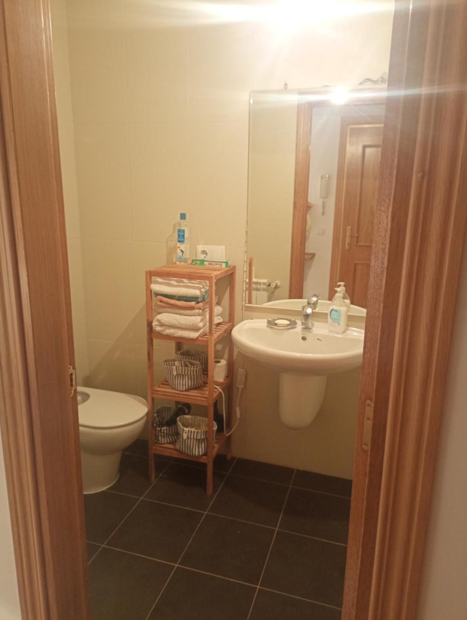 קומיאס Apartamento Con Terraza מראה חיצוני תמונה